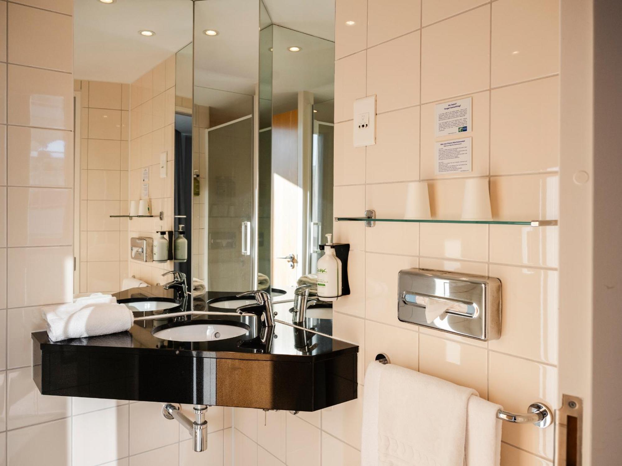 Holiday Inn Express Saint-Nazaire By Ihg Екстериор снимка