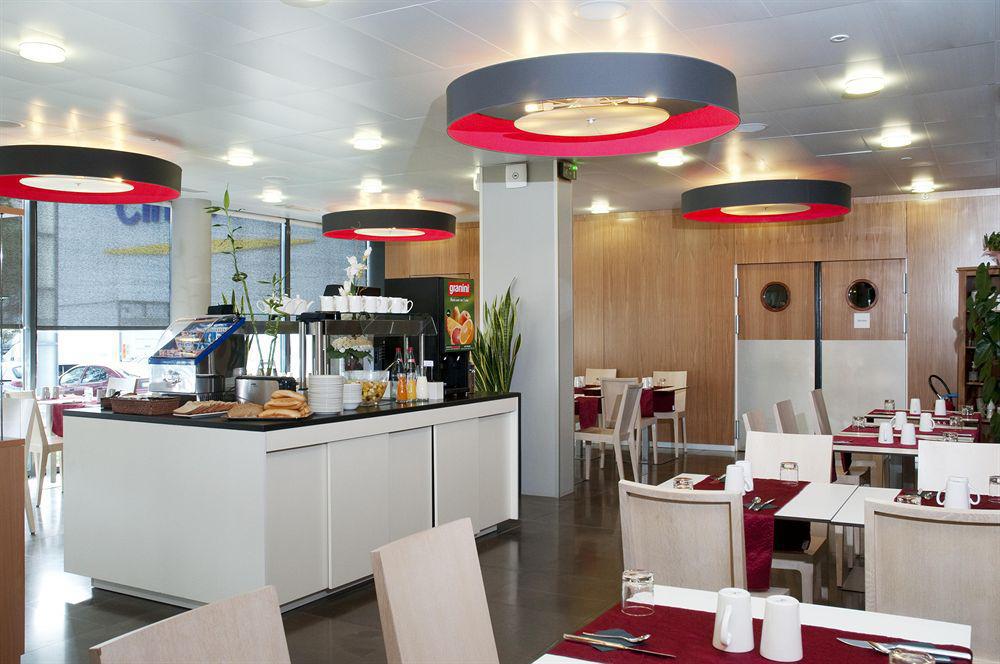 Holiday Inn Express Saint-Nazaire By Ihg Ресторант снимка